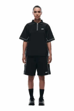 WARM UP NYLON HALF ZIP BLACK(Warm Up Nylon Half Zip Black) 9 WARM UP NYLON HALF ZIP BLACK(Warm Up Nylon Half Zip Black) -6pm Season 0110 2406 6PM ECOM COLLECTION 2 LOOK 16 12610 min