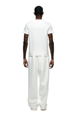 SLIM FIT T-SHIRT COCONUT WHITE(Slim Fit T Shirt Coconut White) -6pm Season 1337x2005 6PM Spring 0000 250310 6PM ECOM LOOK 28 1537 min bedcba76 7ad2 4885 85a7 0201169ba8d9
