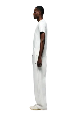 SLIM FIT T-SHIRT COCONUT WHITE(Slim Fit T Shirt Coconut White) -6pm Season 1337x2005 6PM Spring 0001 250310 6PM ECOM LOOK 28 1532 min b35416fb 2372 4905 b63e e15d196b70e6