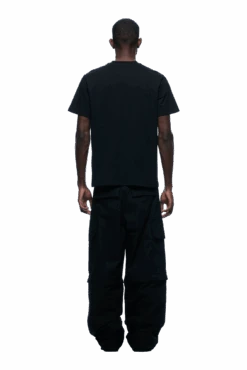 OLD ENGLISH CAMO TEE BLACK(Old English Camo Tee Black) 10 OLD ENGLISH CAMO TEE BLACK(Old English Camo Tee Black) -6pm Season 1337x2005 6PM Spring 0044 250310 6PM ECOM LOOK 19 1029 min