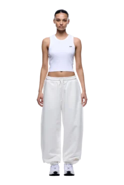 SUPER WIDE JOGGER COCONUT WHITE(Super Wide Jogger Coconut White) 11 SUPER WIDE JOGGER COCONUT WHITE(Super Wide Jogger Coconut White) -6pm Season 1337x2005 6PM Spring 0114 250310 6PM ECOM LOOK 08 593 min
