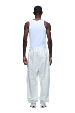 SUPER WIDE JOGGER COCONUT WHITE(Super Wide Jogger Coconut White) 10 SUPER WIDE JOGGER COCONUT WHITE(Super Wide Jogger Coconut White) -6pm Season 1337x2005 6PM Spring 0115 250310 6PM ECOM LOOK 08 550 min