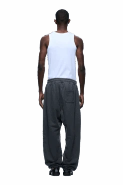 SUPER WIDE JOGGER GREY CAMO(Super Wide Jogger Grey Camo) -6pm Season 1337x2005 6PM Spring 0152 250310 6PM ECOM LOOK 02 186 min