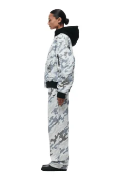 DOT CAMO HOODED BOMBER JACKET(Dot Camo Hooded Bomber Jacket) -6pm Season 1337x2005 6PM 0001 2408 6PM ECOM LOOK 19 0957 min