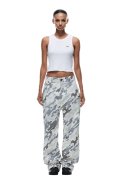 DOT CAMO CHINO PANTS(Dot Camo Chino Pants) 11 DOT CAMO CHINO PANTS(Dot Camo Chino Pants) -6pm Season 1337x2005 6PM 0011 2408 6PM ECOM LOOK 18 0918 min