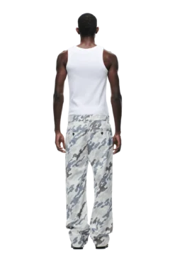 DOT CAMO CHINO PANTS(Dot Camo Chino Pants) 10 DOT CAMO CHINO PANTS(Dot Camo Chino Pants) -6pm Season 1337x2005 6PM 0013 2408 6PM ECOM LOOK 18 0901 min
