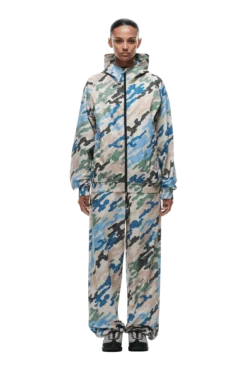 DOT CAMO TRACK JACKET(Dot Camo Track Jacket) -6pm Season 1337x2005 6PM 0020 2408 6PM ECOM LOOK 17 0748 min