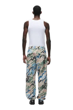 DOT CAMO TRACK PANTS(Dot Camo Track Pants) -6pm Season 1337x2005 6PM 0021 2408 6PM ECOM LOOK 16 1066 min