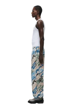 DOT CAMO TRACK PANTS(Dot Camo Track Pants) -6pm Season 1337x2005 6PM 0022 2408 6PM ECOM LOOK 16 1059 min