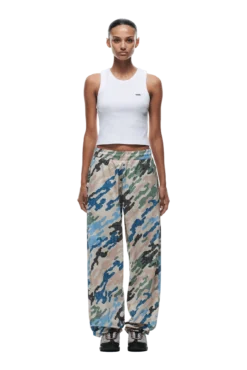 DOT CAMO TRACK PANTS(Dot Camo Track Pants) -6pm Season 1337x2005 6PM 0026 2408 6PM ECOM LOOK 16 0725 min