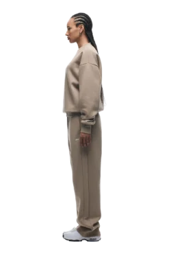 CREWNECK MOCCA CREAM(Crewneck Mocca Cream) -6pm Season 1337x2005 6PM 0148 250519 6PM ECOM LOOK 28 1292