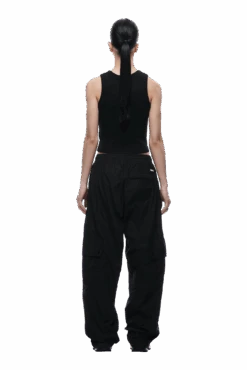 NYLON CARGO PANTS BLACK(Nylon Cargo Pants Black) 11 NYLON CARGO PANTS BLACK(Nylon Cargo Pants Black) -6pm Season 2005x1337 0036 240425 6PM ECOM LOOK 11 0778 min