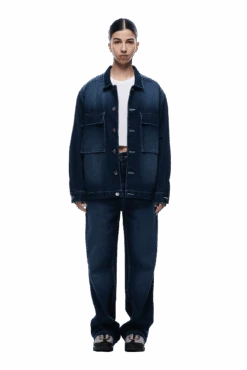 SCRIPT LOGO DENIM JACKET DARK BLUE(Script Logo Denim Jacket Dark Blue) 12 SCRIPT LOGO DENIM JACKET DARK BLUE(Script Logo Denim Jacket Dark Blue) -6pm Season 2005x1337 0058 240425 6PM ECOM LOOK 8 0517 min