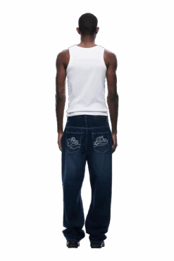 SCRIPT LOGO DENIM WASHED DARK BLUE(Script Logo Denim Washed Dark Blue) 8 SCRIPT LOGO DENIM WASHED DARK BLUE(Script Logo Denim Washed Dark Blue) -6pm Season 2005x1337 0059 240425 6PM ECOM LOOK 7 0618 min