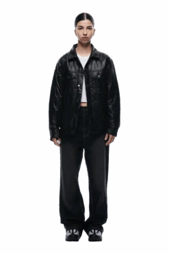 PADDED TRUCKER JACKET BLACK(Padded Trucker Jacket Black) -6pm Season 2005x1337 0072 240425 6PM ECOM LOOK 6 0416 min