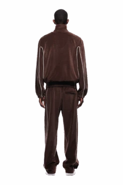 VELOURS TRACK JACKET CHOCOLATE BROWN(Velours Track Jacket Chocolate Brown) -6pm Season 2005x1337 0094 240425 6PM ECOM LOOK 2 0118 min