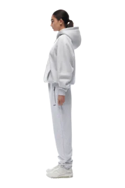 ZIP HOODIE LIGHT GREY(23n05 1110 201 Zhlog) -6pm Season 20231003 6PM NOS AW23 LOOK 30 897 min