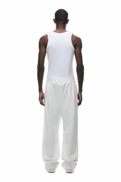 OPEN LEG JOGGER COCONUT WHITE(Open Leg Jogger Coconut White) -6pm Season 2406 6PM ECOM LOOK 34 2055 min