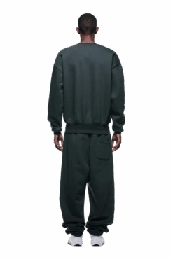 CREWNECK DARK EMERALD(Crewneck Dark Emerald) -6pm Season 2500x1337 6pm 0015 241004 6PM Ecom Look 36 1849 min