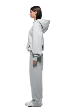 HOODIE SMOKE GREY(Hoodie Smoke Grey) -6pm Season 2500x1337 6pm 0067 241004 6PM Ecom Look 27 1727 min