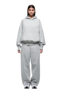 HOODIE SMOKE GREY(Hoodie Smoke Grey) -6pm Season 2500x1337 6pm 0068 241004 6PM Ecom Look 27 1723 min