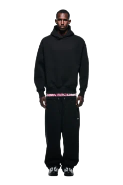 DOT CAMO LETTER HOODIE BLACK(Dot Camo Letter Hoodie Black) -6pm Season 2500x1337 6pm 0113 241004 6PM Ecom Look 20 1056 min