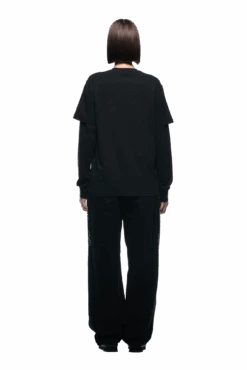 LAYERED LONGSLEEVE BLACK(Layered Longsleeve Black) -6pm Season 2500x1337 6pm 0150 241004 6PM Ecom Look 13 1147 min