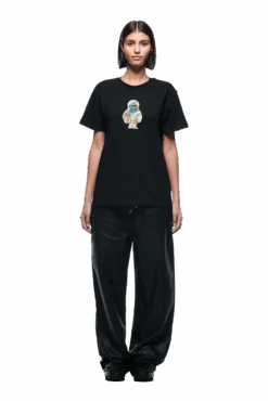 MONEY GUY TEE BLACK(Money Guy Tee Black) 11 MONEY GUY TEE BLACK(Money Guy Tee Black) -6pm Season 2500x1337 6pm 0174 241004 6PM Ecom Look 09 0588 min