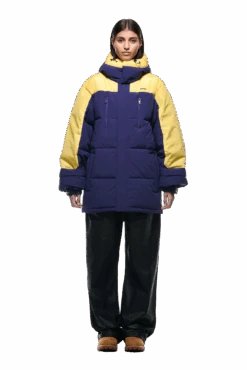 COACH PUFFER COAT BLUE(Coach Puffer Coat Blue) -6pm Season 2500x1337 6pm 0189 241004 6PM Ecom Look 06 0622 min