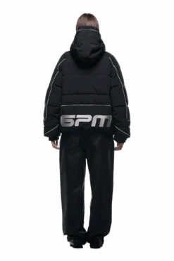 HALF ZIP PULLOVER PUFFER JACKET BLACK(Half Zip Pullover Puffer Jacket Black) -6pm Season 2500x1337 6pm 0217 241004 6PM Ecom Look 02 0581 min