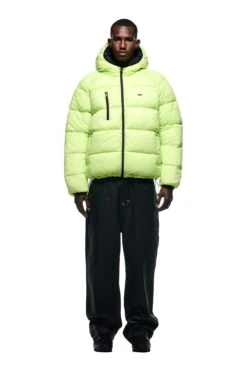 REVERSIBLE PUFFER JACKET BLACK(Reversible Puffer Jacket Black) -6pm Season 2500x1337 6pm 0231 241004 6PM Ecom Look 01 0211 26c2b4b2 e94d 4c27 b4f4 363174dadf58