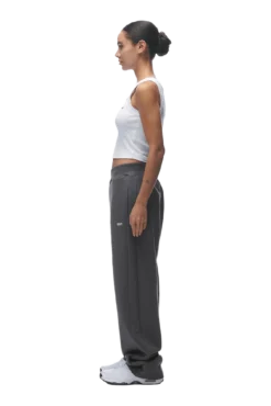 OPEN LEG JOGGER ANTHRACITE(Open Leg Jogger Anthrazit) -6pm Season 2673x4009 6PM 0025 22230330 6PM NOS23 Look 57 1004 min