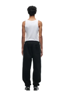 SHIELD LOGO JOGGER BLACK(Shield Logo Jogger Black) -6pm Season 2673x4009px 6pm NFL ECOM 0043 20231024 6PM NFL ECOM LOOK 15 952