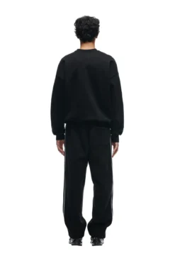 SHIELD LOGO CREWNECK BLACK(Shield Logo Crewneck Black) -6pm Season 2673x4009px 6pm NFL ECOM 0058 20231024 6PM NFL ECOM LOOK 13 728