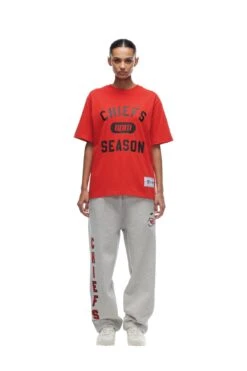 CHIEFS SEASON T-SHIRT(Chiefs Season T Shirt) -6pm Season 2673x4009px 6pm NFL ECOM 0072 20231024 6PM NFL ECOM LOOK 11 566