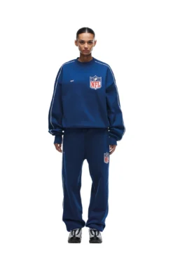 SHIELD LOGO CREWNECK BLUE(Shield Logo Crewneck Blue) -6pm Season 2673x4009px 6pm NFL ECOM 0091 20231024 6PM NFL ECOM LOOK 05 298