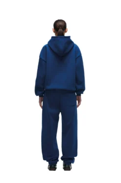 SHIELD LOGO HOODIE BLUE(Shield Logo Hoodie Blue) -6pm Season 2673x4009px 6pm NFL ECOM 0110 20231024 6PM NFL ECOM LOOK 06 367