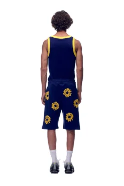 FLOWER SHORTS NAVY(Shorts Aop Navy) 8 FLOWER SHORTS NAVY(Shorts Aop Navy) -6pm Season 2673x4009px 6pm V2 0001s 0080 20230530 6PM ECOM Look 06 0294