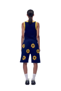 FLOWER SHORTS NAVY(Shorts Aop Navy) 11 FLOWER SHORTS NAVY(Shorts Aop Navy) -6pm Season 2673x4009px 6pm V2 0001s 0083 20230530 6PM ECOM Look 06 0275