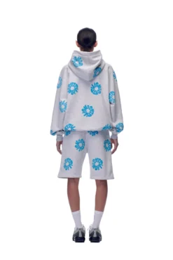 FLOWER HOODIE GREY(Hoodie Aop Grey) -6pm Season 2673x4009px 6pm V2 0001s 0101 20230530 6PM ECOM Look 03 0184
