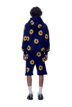FLOWER HOODIE NAVY(Hoodie Aop Navy) -6pm Season 2673x4009px 6pm V2 0001s 0104 20230530 6PM ECOM Look 02 0168