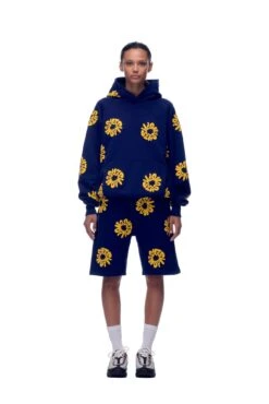FLOWER HOODIE NAVY(Hoodie Aop Navy) -6pm Season 2673x4009px 6pm V2 0001s 0109 20230530 6PM ECOM Look 02 0134
