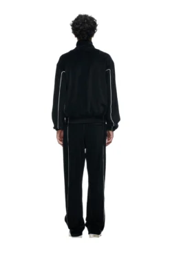 BF VELOURS TRACKJACKET BLACK(Bf Velours Trackjacket Black) -6pm Season 2673x4009px 6pm 0104 20231109 6PM BlackFriday and Records Ecom LOOK 04 1352