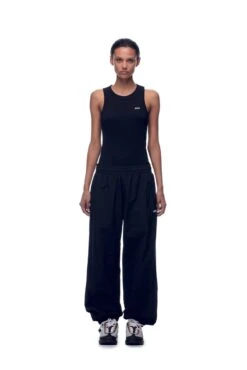NH NYLON TRACKPANTS BLACK(Nylon Trackpants Black) -6pm Season 2673x4009px 6pm 0023 20230530 6PM ECOM Look 28 1018