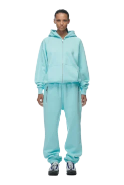 ZIP HOODIE TURQUOISE(Zip Hoodie Turquoise) -6pm Season 2673x4009px 0047 6PM ECOM Look 72 1203 min