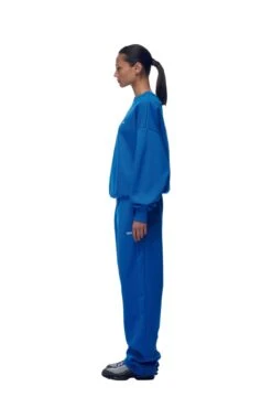 CREWNECK PRINCESS BLUE(Crewneck Princess Blue) -6pm Season 2673x4009px 0076 6PM ECOM Look 62 1047