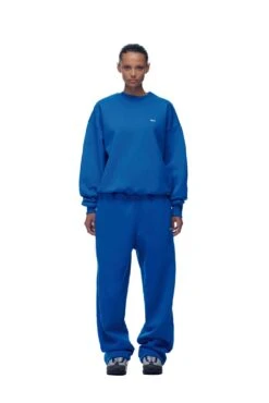 CREWNECK PRINCESS BLUE(Crewneck Princess Blue) -6pm Season 2673x4009px 0077 6PM ECOM Look 62 1043