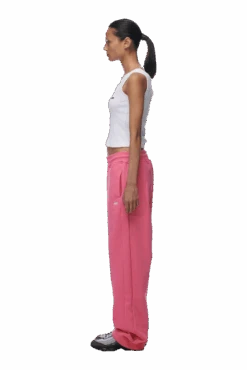 OPEN LEG JOGGER HOT PINK(Open Leg Jogger Hot Pink) -6pm Season 2673x4009px 0097 6PM ECOM Look 55 0923 min