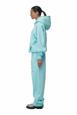 HOODIE TURQUOISE(Hoodie Turquoise) -6pm Season 2673x4009px 0109 6PM ECOM Look 51 0856 min