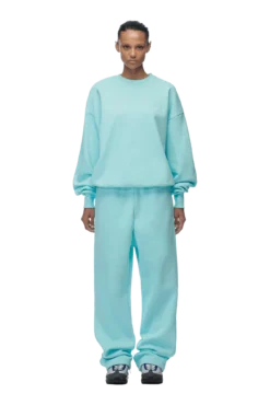 CREWNECK TURQUOISE(Crewneck Turquoise) -6pm Season 2673x4009px 0113 6PM ECOM Look 50 0840 min 52facb0a f850 40ed 89be 24443f53480c